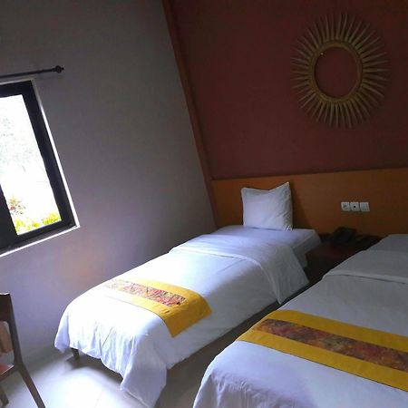 Hotel Transit Pasuruan Exteriér fotografie
