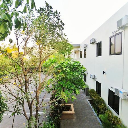 Hotel Transit Pasuruan Exteriér fotografie