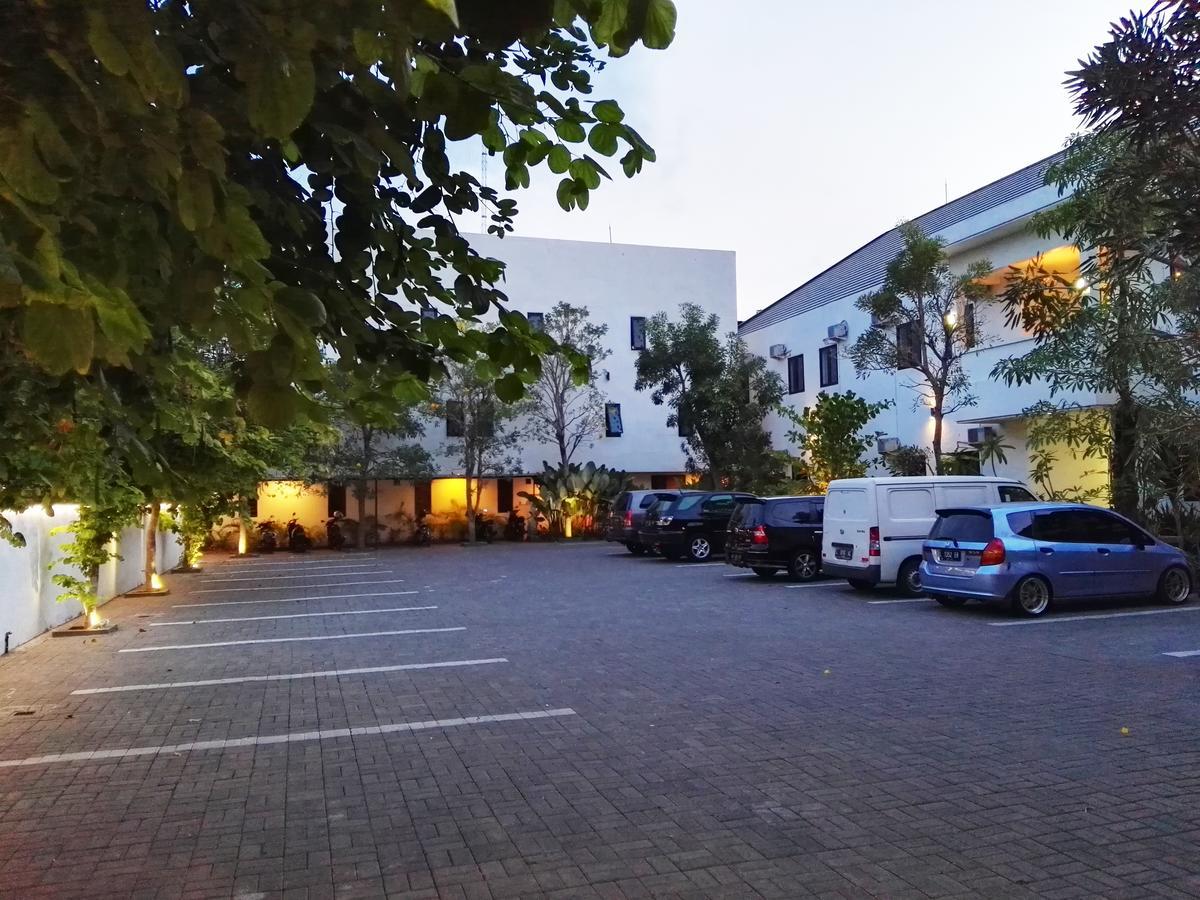 Hotel Transit Pasuruan Exteriér fotografie